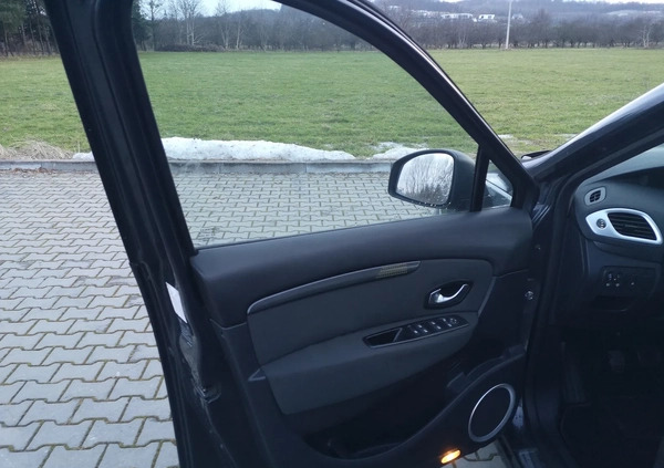 Skoda Superb cena 115000 przebieg: 81000, rok produkcji 2016 z Łochów małe 781